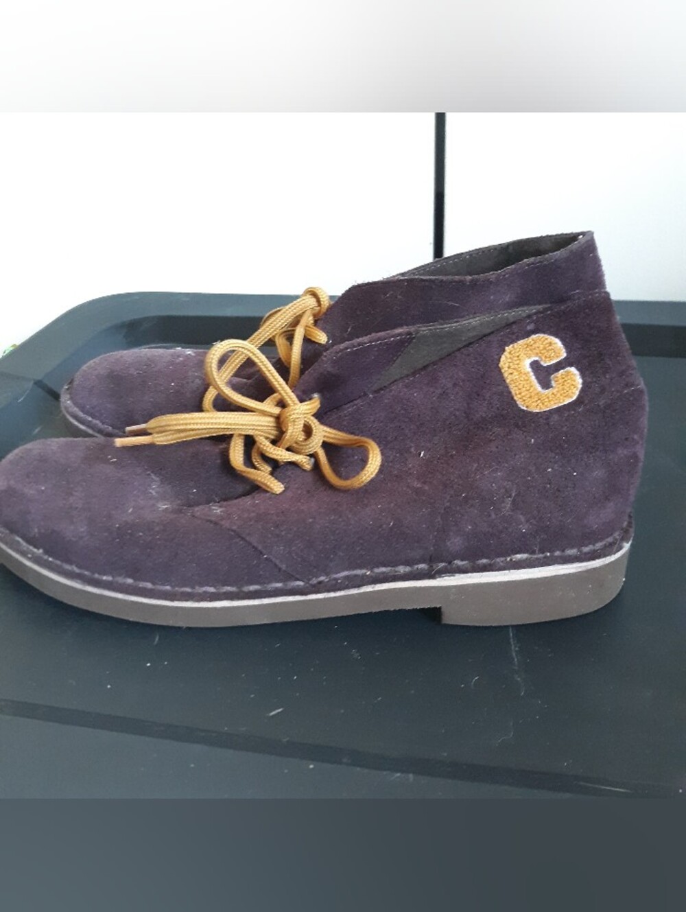Clarks Bushacre Suede Men 8.5M Aubergine Purple Collegiate Varsity C Patch Flaw